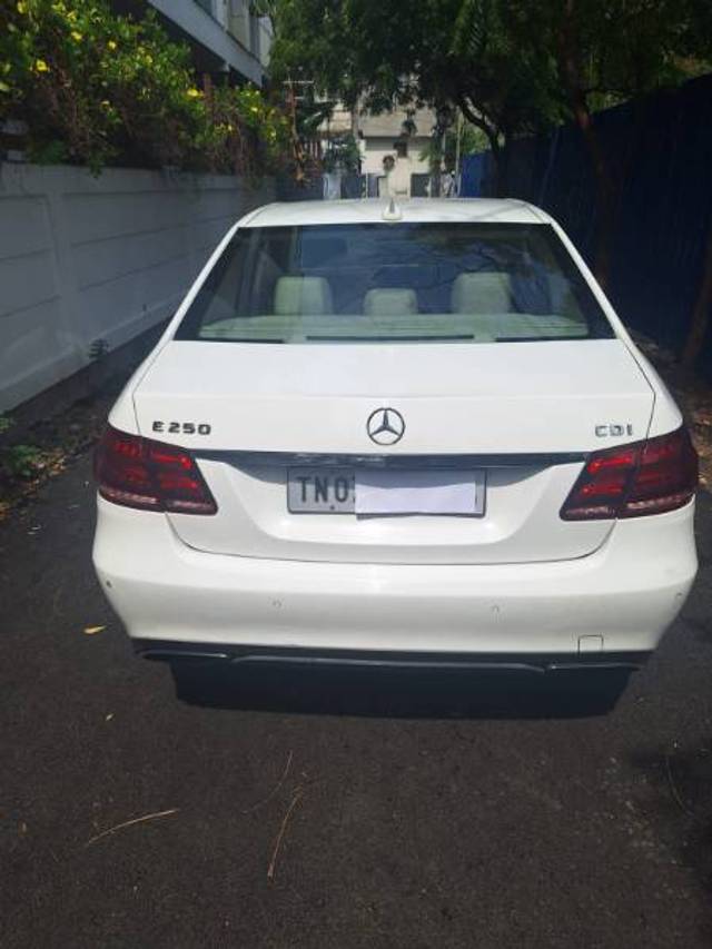 https://images10.gaadi.com/usedgaadi-sellcar/UsedCar/e530e860a/66308ffa-59a6-48cb-98f7-b7c4a537a3f9.jpg?imwidth=6402