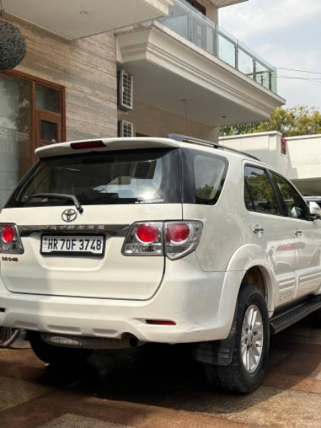 https://images10.gaadi.com/usedgaadi-sellcar/UsedCar/e5312f3ca/0b7e292f-1b94-46da-9aed-1d3c4af20608.jpeg?imwidth=6402