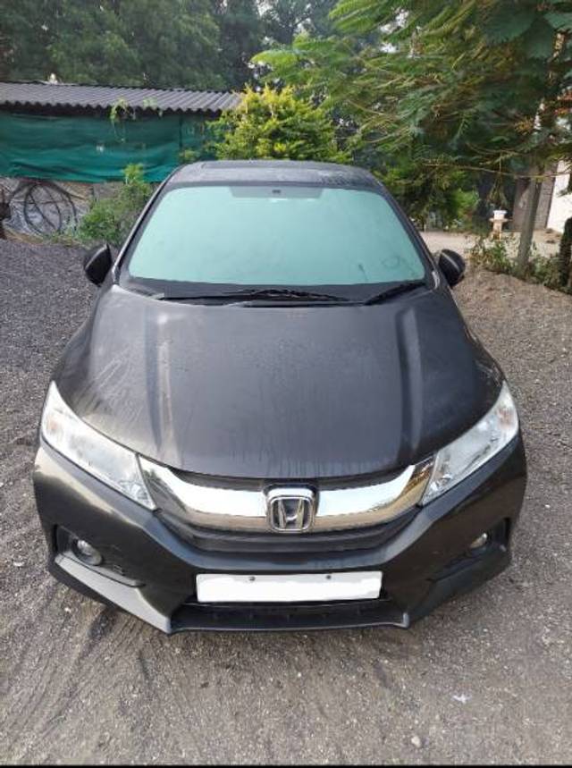 https://images10.gaadi.com/usedgaadi-sellcar/UsedCar/e531545da/ac7de469-0a7c-4cf6-83ce-23b51955fe33.jpg?imwidth=6400