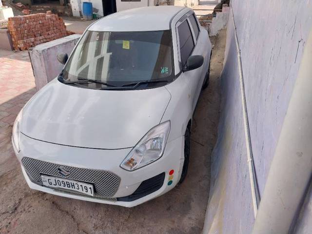 https://images10.gaadi.com/usedgaadi-sellcar/UsedCar/e5315b60a/909c14e7-6aae-4096-956e-2f7e0aad44b3.jpg?imwidth=6401