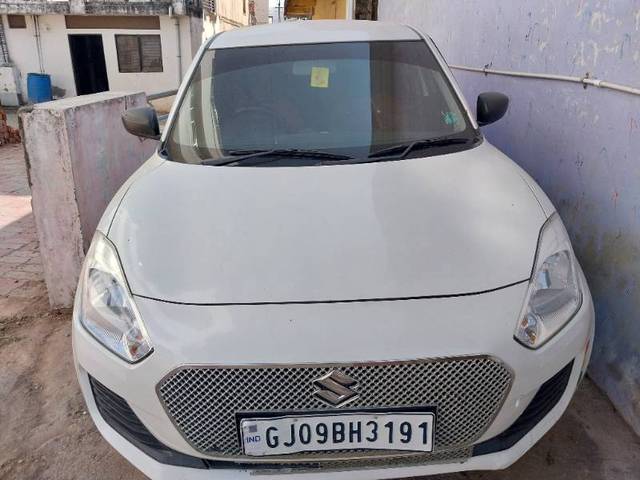 https://images10.gaadi.com/usedgaadi-sellcar/UsedCar/e5315b60a/a988b2c0-ff3c-4a56-a447-59f3b6185be7.jpg?imwidth=6400