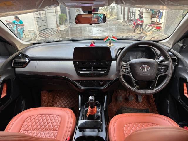 https://images10.gaadi.com/usedgaadi-sellcar/UsedCar/e531767da/0adcd165-a67a-4467-a697-588b821864e6.jpeg?imwidth=6401