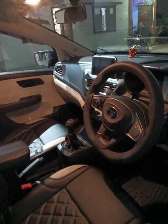 https://images10.gaadi.com/usedgaadi-sellcar/UsedCar/e53178c6a/9081bbf9-7496-459d-95fb-cd33b16197cd.jpg?imwidth=6402
