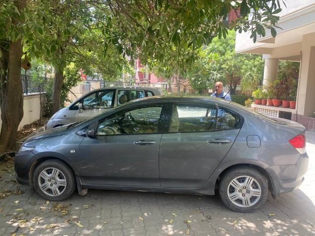 https://images10.gaadi.com/usedgaadi-sellcar/UsedCar/e5318aa5a/a4201720-6047-470b-bd7c-73a06f863350.jpeg?imwidth=6401