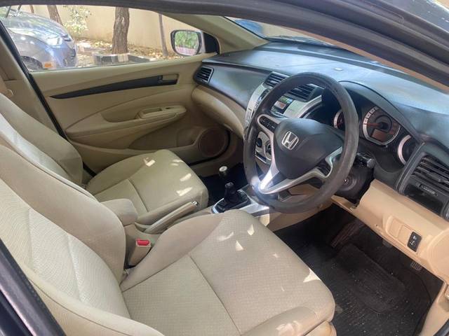 https://images10.gaadi.com/usedgaadi-sellcar/UsedCar/e5318aa5a/f11445d1-ef99-4a26-9980-7e5a801e1c05.jpeg?imwidth=6402