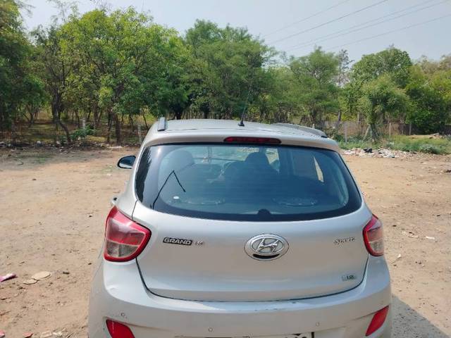 https://images10.gaadi.com/usedgaadi-sellcar/UsedCar/e5319562a/8f7ed8a7-2370-4724-a5bc-1cecca178003.jpg?imwidth=6401