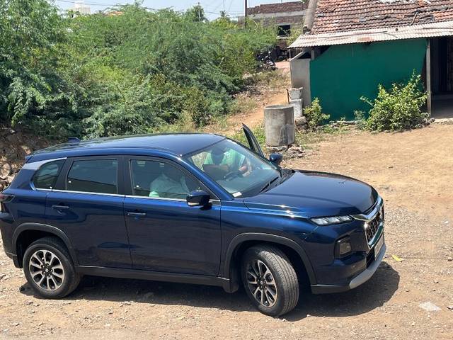 https://images10.gaadi.com/usedgaadi-sellcar/UsedCar/e531d34ea/51388d84-4176-4eb7-bf97-1367cb05de83.jpeg?imwidth=6400