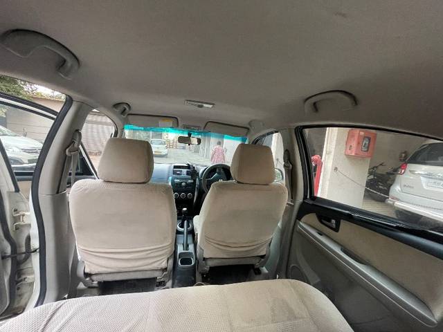 https://images10.gaadi.com/usedgaadi-sellcar/UsedCar/e532e71ea/700c15cb-08db-4fda-9cfb-be6e2a27aee1.jpeg?imwidth=6401