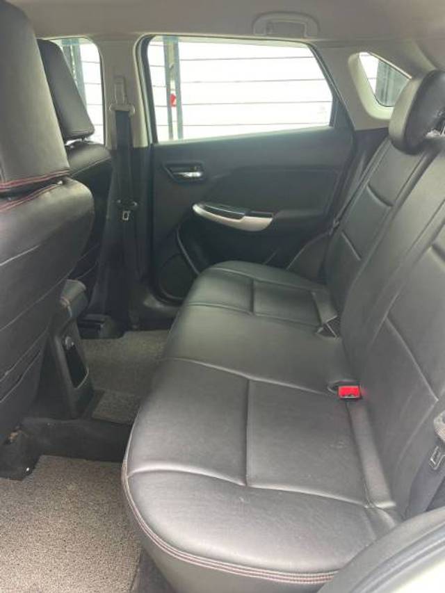https://images10.gaadi.com/usedgaadi-sellcar/UsedCar/e532fbe5a/020f21cc-f72b-4db5-8af6-8b68bf47d6e4.jpeg?imwidth=6402
