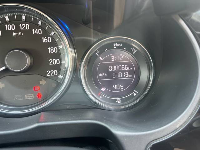 https://images10.gaadi.com/usedgaadi-sellcar/UsedCar/e53305d0a/10301026-7f20-4542-bda9-cf4f4fd9eddb.jpeg?imwidth=6401