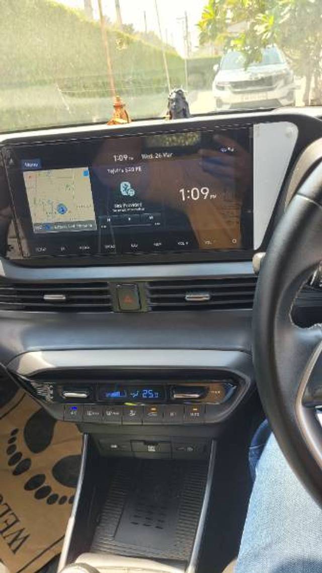 https://images10.gaadi.com/usedgaadi-sellcar/UsedCar/e5330ba7a/3ea66bdd-1859-4d79-a688-3792686af227.jpg?imwidth=6401