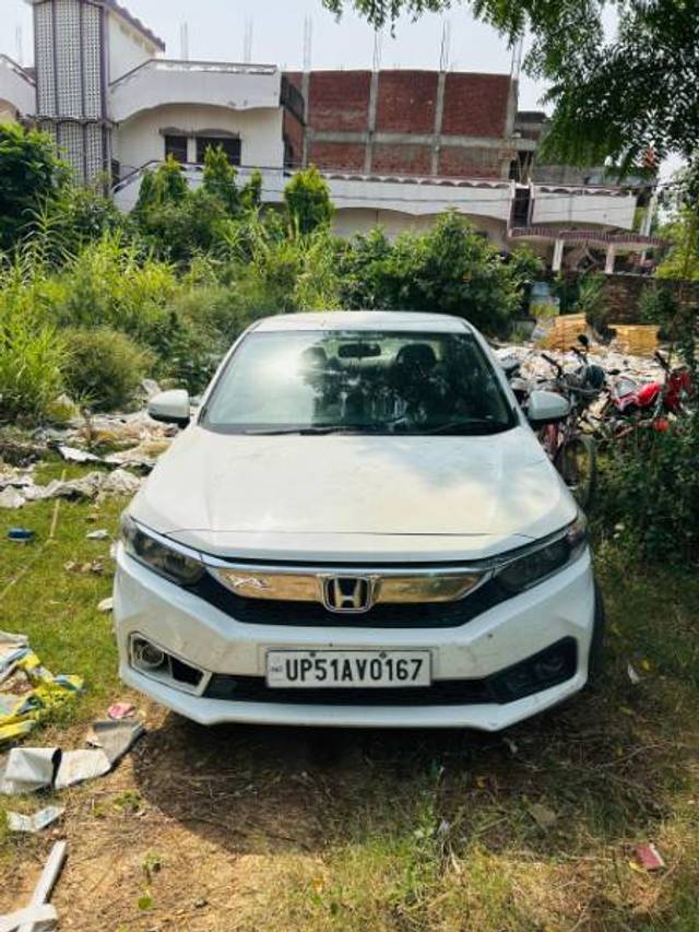 https://images10.gaadi.com/usedgaadi-sellcar/UsedCar/e5331347a/297c9383-888b-40df-9176-79280c2840ac.jpeg?imwidth=6400