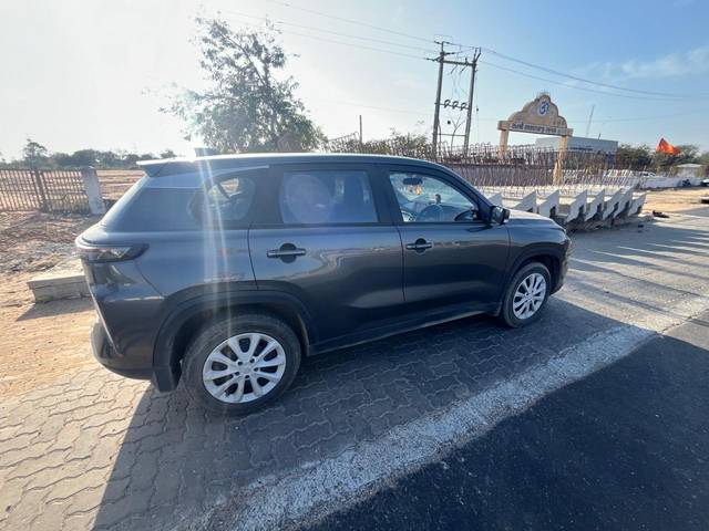 https://images10.gaadi.com/usedgaadi-sellcar/UsedCar/e53404d4a/088dc998-48c3-4c6b-b46e-fb3f523a65ef.jpg?imwidth=6400