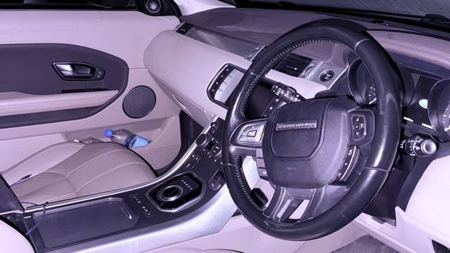 https://images10.gaadi.com/usedgaadi-sellcar/UsedCar/e534152ba/0647e337-d8dd-45fa-8e8a-46b7e411e0c9.jpeg?imwidth=6401