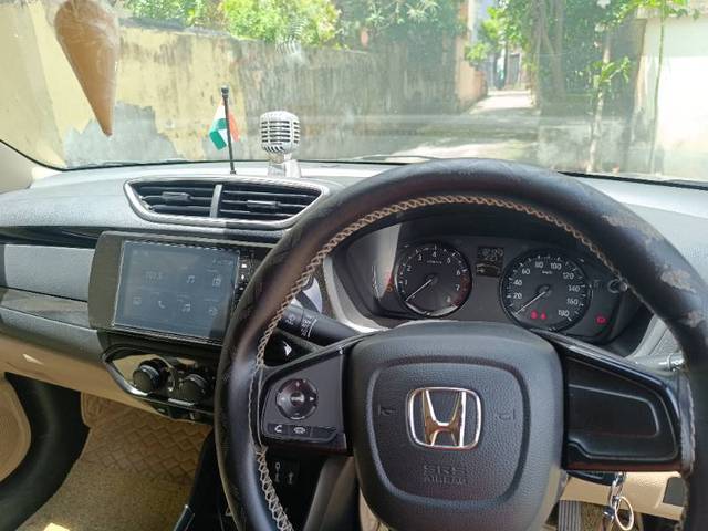 https://images10.gaadi.com/usedgaadi-sellcar/UsedCar/e53479d8a/fde84c6a-f4ed-44f2-8d67-82ea7576a42c.jpg?imwidth=6402