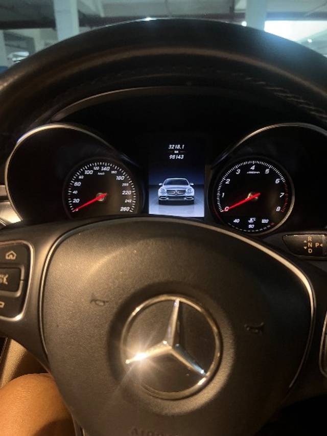 https://images10.gaadi.com/usedgaadi-sellcar/UsedCar/e5348165a/cd52f024-0e08-4415-82cf-0ac4b9ea4672.jpeg?imwidth=6401