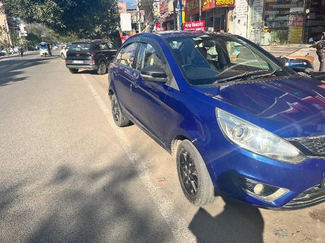 https://images10.gaadi.com/usedgaadi-sellcar/UsedCar/e534b46da/75d01800-c002-4e40-9638-766dd3124328.jpg?imwidth=6402