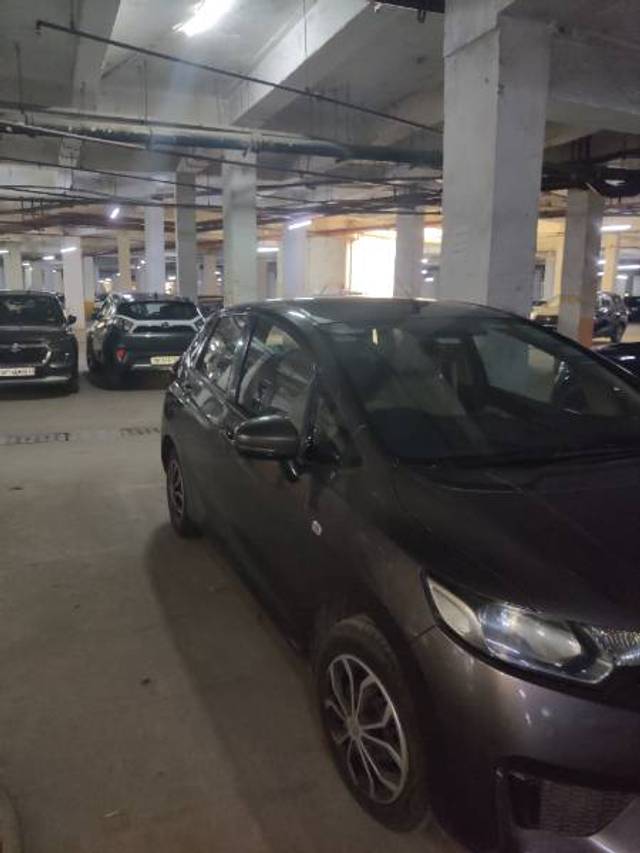 https://images10.gaadi.com/usedgaadi-sellcar/UsedCar/e534f981a/08314b10-6d57-4ca9-96f9-26173e56c2d6.jpg?imwidth=6402