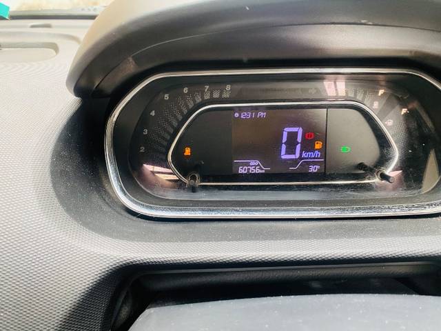 https://images10.gaadi.com/usedgaadi-sellcar/UsedCar/e53526a6a/d03274da-309d-4814-87c0-8ea1961fb741.jpeg?imwidth=6401