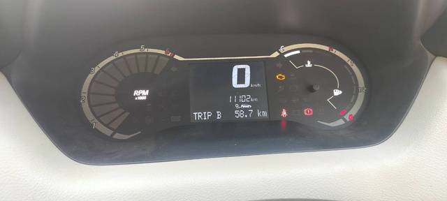 https://images10.gaadi.com/usedgaadi-sellcar/UsedCar/e535386da/ca048631-0e41-4fd8-9dd8-dcb4e157b089.jpg?imwidth=6402