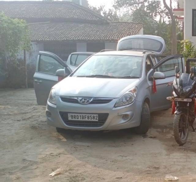https://images10.gaadi.com/usedgaadi-sellcar/UsedCar/e53559aca/e23ce12d-ba4d-4a72-b7cd-1de0ae5acf6f.jpeg?imwidth=6400