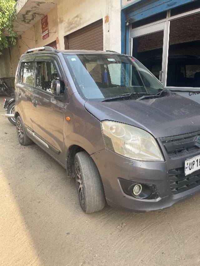 https://images10.gaadi.com/usedgaadi-sellcar/UsedCar/e535d1a2a/2b6dcb8e-5e23-4d44-bcb4-a00e3344d1e3.jpg?imwidth=6400