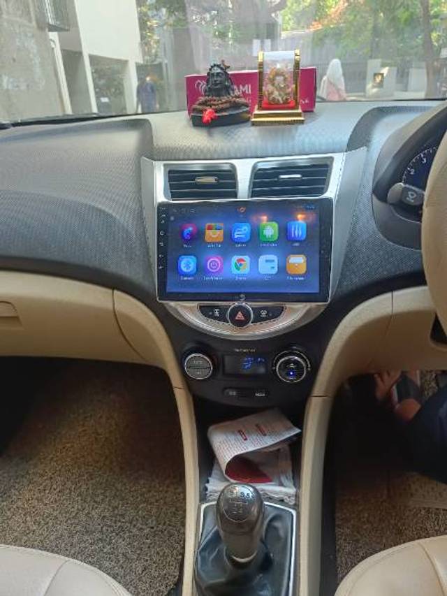 https://images10.gaadi.com/usedgaadi-sellcar/UsedCar/e535ed52a/5e42d5da-9828-4fd0-ae8a-518760de2204.jpg?imwidth=6402