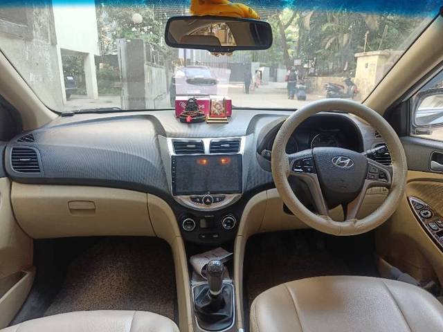 https://images10.gaadi.com/usedgaadi-sellcar/UsedCar/e535ed52a/dedec912-7c8d-4eb6-857e-9c1f3fda9db0.jpg?imwidth=6401
