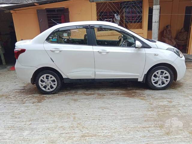 https://images10.gaadi.com/usedgaadi-sellcar/UsedCar/e535edbda/719e385d-b3e4-4edc-9420-2feb719130f2.jpg?imwidth=6401