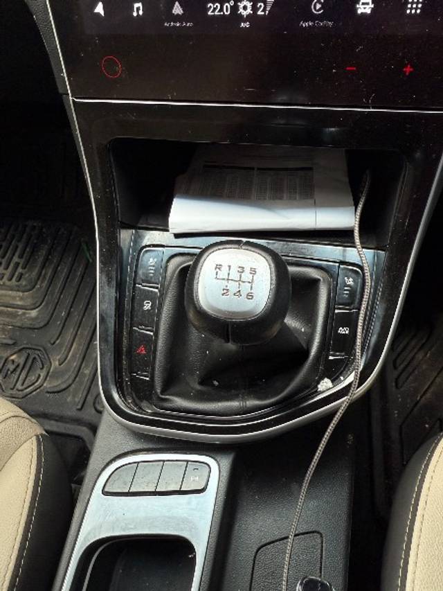 https://images10.gaadi.com/usedgaadi-sellcar/UsedCar/e536283ba/75495ea2-5571-45fd-ba5b-db7272374fef.jpeg?imwidth=6402