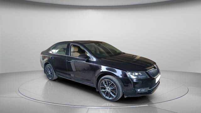 https://images10.gaadi.com/usedgaadi-sellcar/UsedCar/e53645f4a/5add609d-7238-496d-abf3-a91a07945140.jpeg?imwidth=6400
