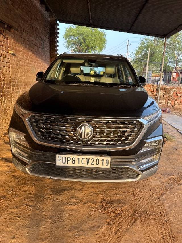 https://images10.gaadi.com/usedgaadi-sellcar/UsedCar/e5366ee7a/cb673a18-69c0-4b04-b3b7-49a80f53ec65.jpg?imwidth=6400