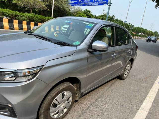 https://images10.gaadi.com/usedgaadi-sellcar/UsedCar/e5369aaba/488c4c34-59b9-42a9-8adb-fa52099329d4.jpeg?imwidth=6401