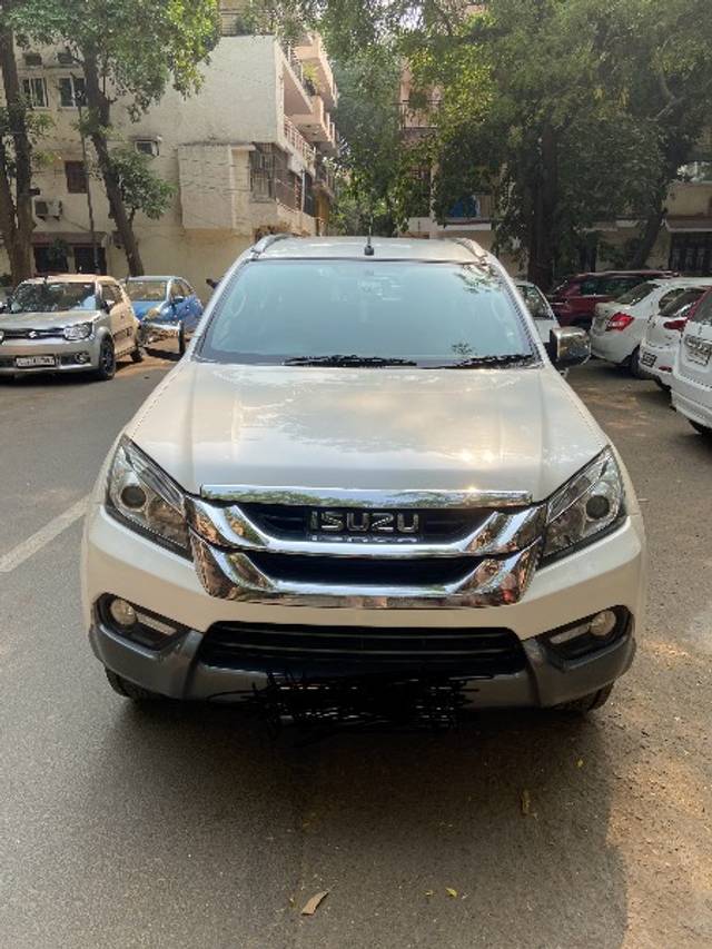 https://images10.gaadi.com/usedgaadi-sellcar/UsedCar/e536d08da/20b0c987-8be9-4e10-bf43-d22e621eb8c7.jpeg?imwidth=6400