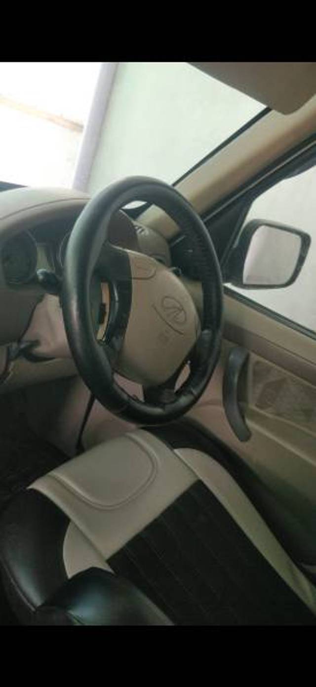 https://images10.gaadi.com/usedgaadi-sellcar/UsedCar/e536f116a/fde485d2-eca2-4474-bb95-ce7071eb39bc.jpg?imwidth=6401