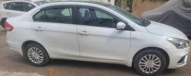 https://images10.gaadi.com/usedgaadi-sellcar/UsedCar/e5370c35a/6051f784-63e1-447f-a693-585c61e536a1.jpg?imwidth=6401
