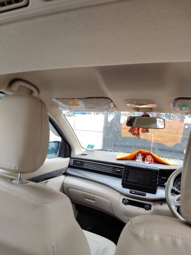https://images10.gaadi.com/usedgaadi-sellcar/UsedCar/e5377efca/ef032dab-8cdf-4bdd-b5fa-0d6416079ed9.jpeg?imwidth=6401