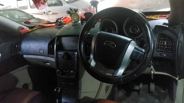 https://images10.gaadi.com/usedgaadi-sellcar/UsedCar/e537a183a/585e8c27-92b0-4fb6-8780-8c0978cf1d71.jpg?imwidth=6401