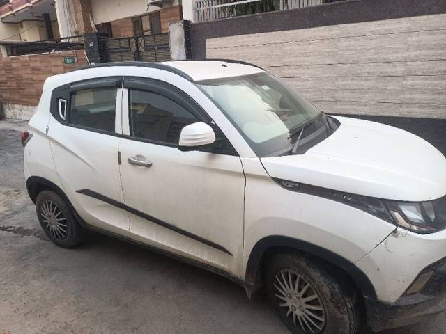 https://images10.gaadi.com/usedgaadi-sellcar/UsedCar/e537c63fa/3c6d1b2b-55e8-4488-a54c-6f9caf4bb795.jpg?imwidth=6400