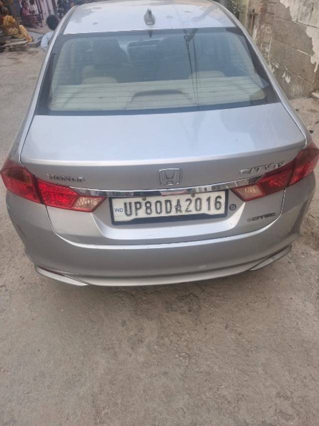 https://images10.gaadi.com/usedgaadi-sellcar/UsedCar/e537d573a/10721a22-b6e4-4921-bac2-49fd1cd1e0a0.jpeg?imwidth=6401