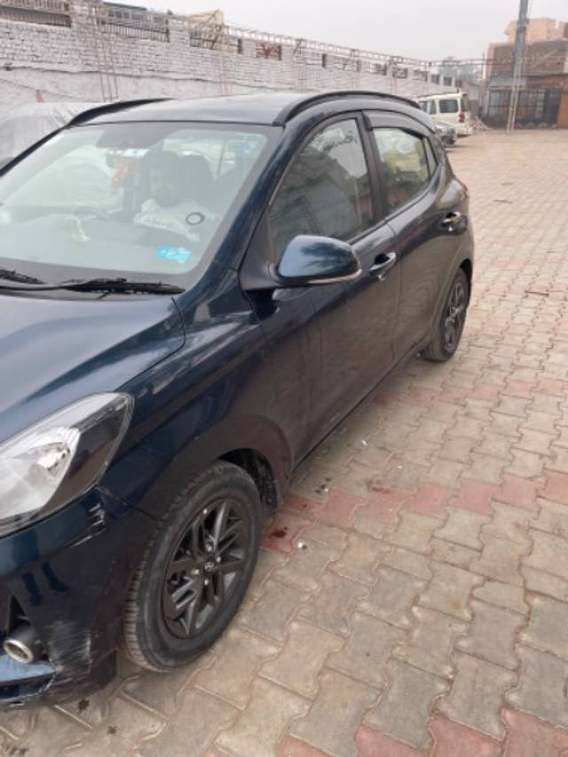 https://images10.gaadi.com/usedgaadi-sellcar/UsedCar/e53800bba/243817b4-3333-4b30-8448-d7996612afaf.jpeg?imwidth=6402