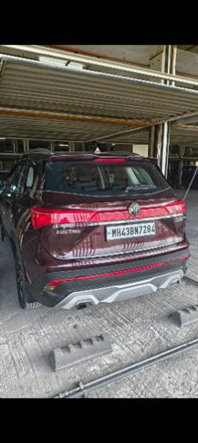 https://images10.gaadi.com/usedgaadi-sellcar/UsedCar/e5380d9da/0ad44376-6bfc-40f3-9eb8-ea4d6d001cfa.png?imwidth=6401
