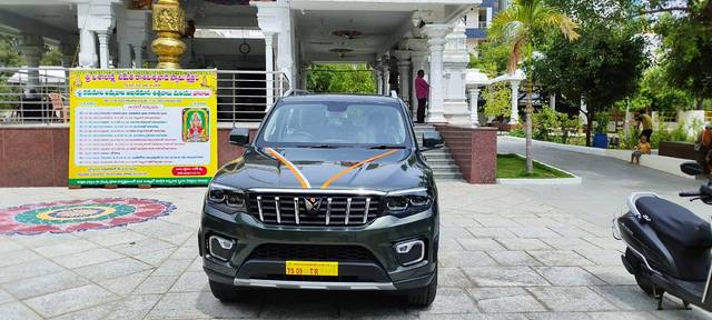 https://images10.gaadi.com/usedgaadi-sellcar/UsedCar/e5381cd0a/a2d4f10e-7db0-465c-accb-1053123d68a0.jpg?imwidth=6400