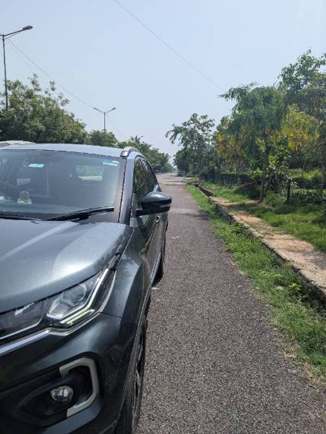 https://images10.gaadi.com/usedgaadi-sellcar/UsedCar/e538322fa/0a65e9db-dac9-4d30-b1f2-5499fd90013f.jpg?imwidth=6401