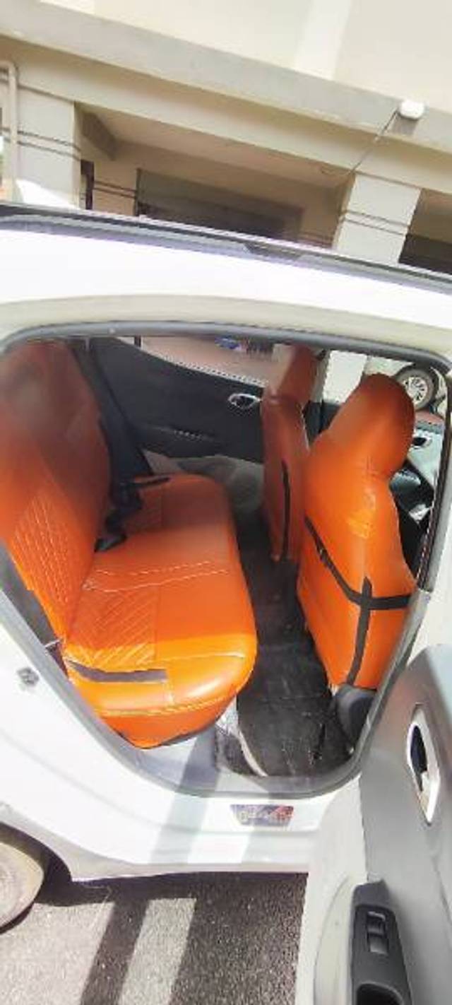 https://images10.gaadi.com/usedgaadi-sellcar/UsedCar/e5386daba/fa826d70-211b-4230-9a38-80a84d4153e6.jpg?imwidth=6401