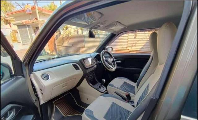 https://images10.gaadi.com/usedgaadi-sellcar/UsedCar/e53870e9a/4d375c43-c6d6-4fe7-9d73-9de2f9ab44f2.jpeg?imwidth=6402