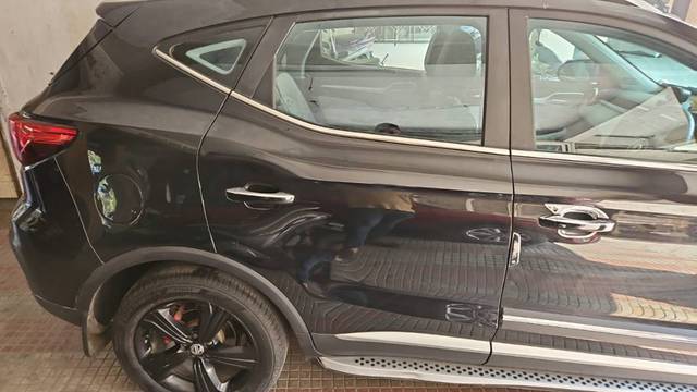 https://images10.gaadi.com/usedgaadi-sellcar/UsedCar/e538c178a/27d84d1f-96b0-4c4e-8519-f460dd7448ca.jpg?imwidth=6402
