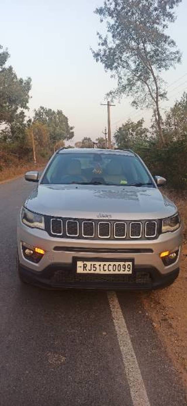 https://images10.gaadi.com/usedgaadi-sellcar/UsedCar/e538d4faa/563f3d98-b4c9-469e-90c2-475003a8cbe0.jpg?imwidth=6400
