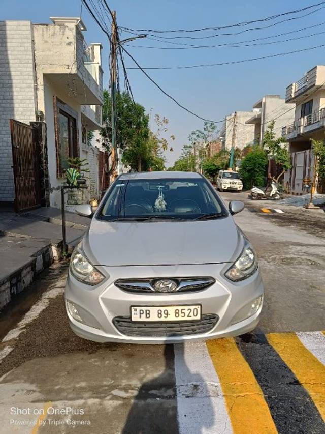 https://images10.gaadi.com/usedgaadi-sellcar/UsedCar/e538f32ea/a6514561-22ed-4503-9a4e-e9239b90dce0.jpeg?imwidth=6400