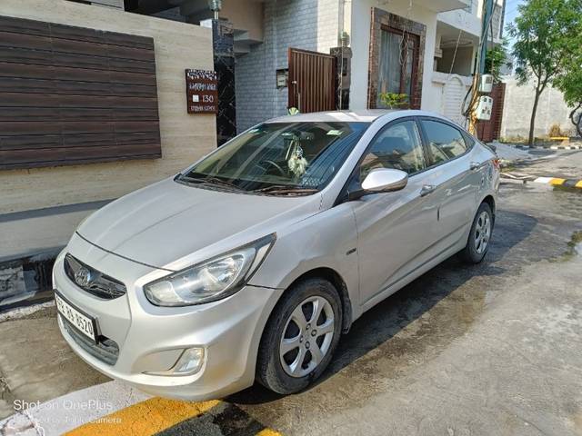 https://images10.gaadi.com/usedgaadi-sellcar/UsedCar/e538f32ea/aabc0121-6ca8-45ad-94df-a965d006ddeb.jpeg?imwidth=6402
